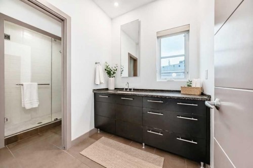 701 Aspen Meadows Hill Sw, Calgary, AB - Indoor Photo Showing Bathroom