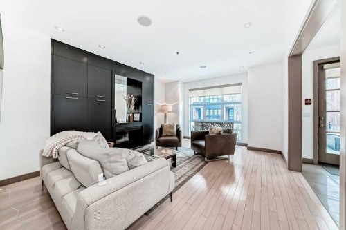 701 Aspen Meadows Hill Sw, Calgary, AB - Indoor