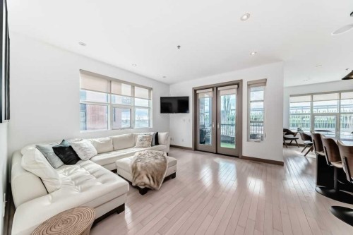 701 Aspen Meadows Hill Sw, Calgary, AB - Indoor Photo Showing Living Room