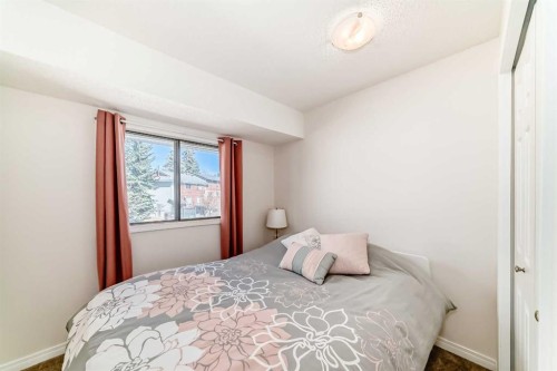 97-6915 Ranchview Drive Nw, Calgary, AB - Indoor Photo Showing Bedroom