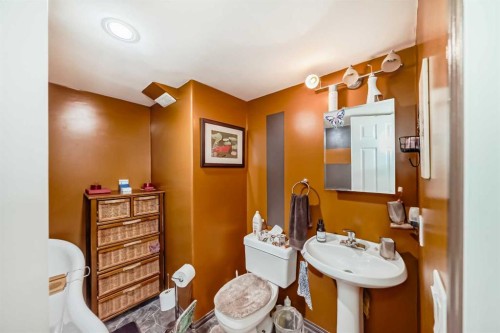 97-6915 Ranchview Drive Nw, Calgary, AB - Indoor Photo Showing Bathroom