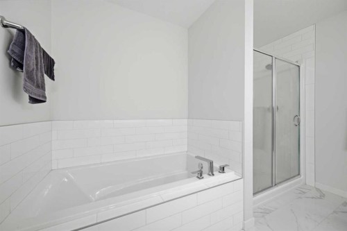 191 Herron Rise Ne, Calgary, AB - Indoor Photo Showing Bathroom