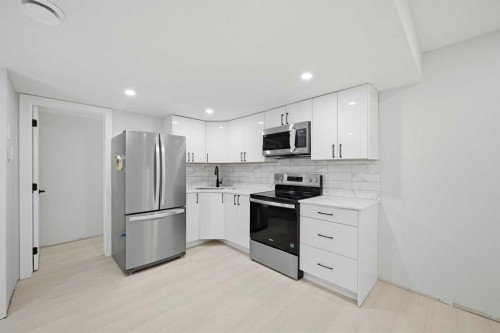 191 Herron Rise Ne, Calgary, AB - Indoor Photo Showing Kitchen