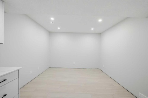 191 Herron Rise Ne, Calgary, AB - Indoor Photo Showing Other Room