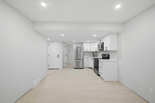 191 Herron Rise Ne, Calgary, AB - Indoor Photo Showing Kitchen