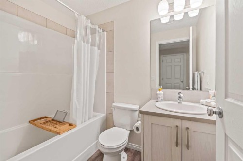 123 Magnolia Square Se, Calgary, AB 