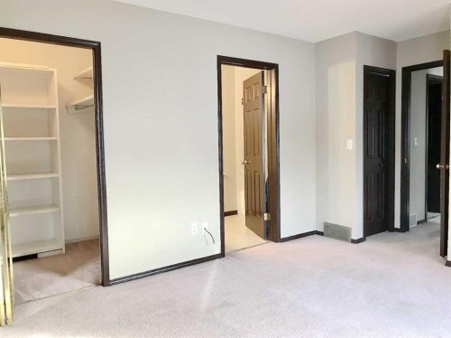 508 78 Avenue Sw, Calgary, AB - Indoor Photo Showing Other Room