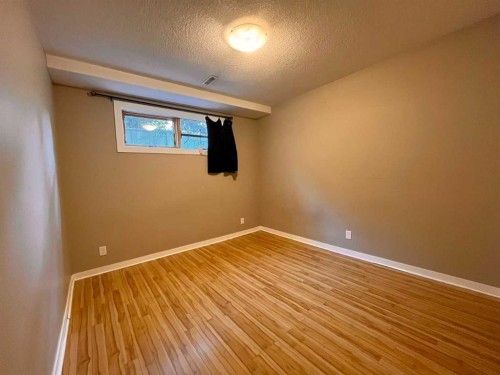 508 78 Avenue Sw, Calgary, AB - Indoor Photo Showing Other Room
