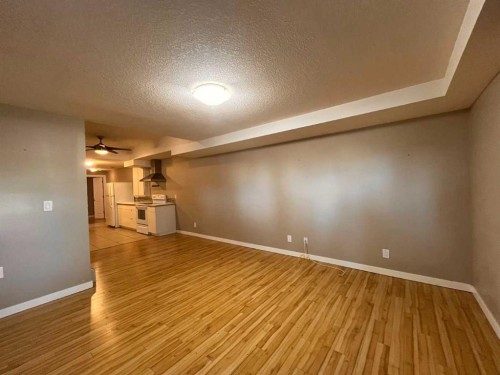 508 78 Avenue Sw, Calgary, AB - Indoor Photo Showing Other Room