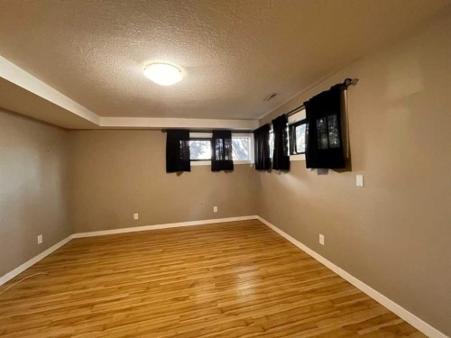 508 78 Avenue Sw, Calgary, AB - Indoor Photo Showing Other Room
