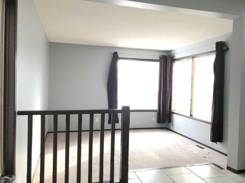 508 78 Avenue Sw, Calgary, AB - Indoor Photo Showing Other Room