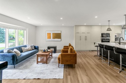 75 Woodacres Crescent Sw, Calgary, AB - Indoor Photo Showing Living Room