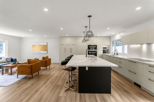 75 Woodacres Crescent Sw, Calgary, AB - Indoor Photo Showing Kitchen With Upgraded Kitchen