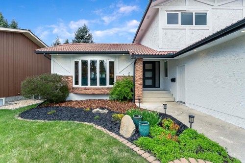 75 Woodacres Crescent Sw, Calgary, AB - Outdoor