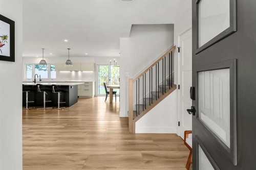 75 Woodacres Crescent Sw, Calgary, AB - Indoor Photo Showing Other Room
