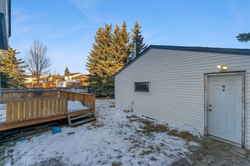 36 Falton Court Ne, Calgary, AB - Outdoor