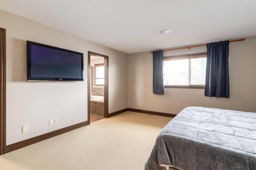 12 Mahogany Heath Se, Calgary, AB - Indoor Photo Showing Bedroom