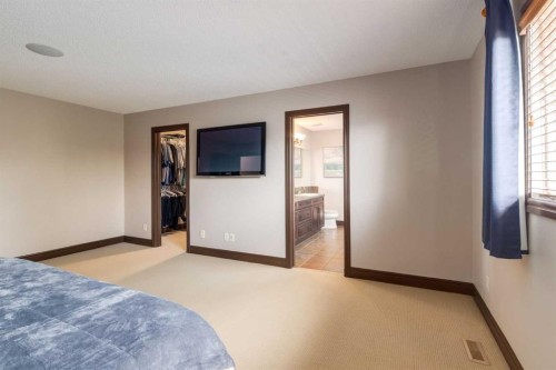 12 Mahogany Heath Se, Calgary, AB - Indoor Photo Showing Bedroom