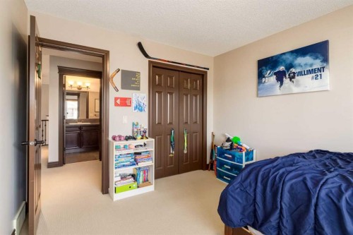 12 Mahogany Heath Se, Calgary, AB - Indoor Photo Showing Bedroom