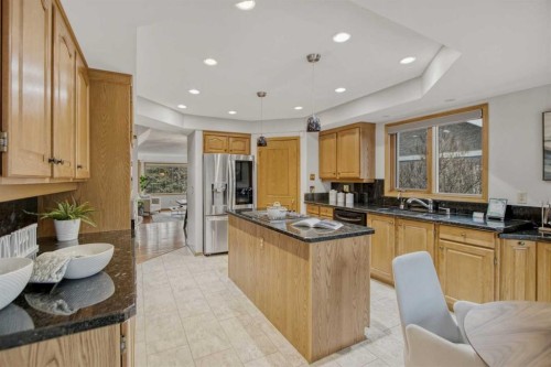 240 Varsity Estates Terrace Nw, Calgary, AB - Indoor Photo Showing Kitchen