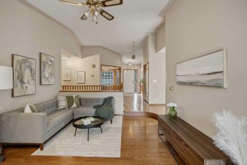 240 Varsity Estates Terrace Nw, Calgary, AB - Indoor Photo Showing Living Room