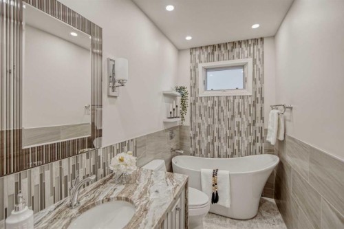 240 Varsity Estates Terrace Nw, Calgary, AB - Indoor Photo Showing Bathroom