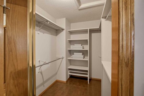 240 Varsity Estates Terrace Nw, Calgary, AB - Indoor With Storage