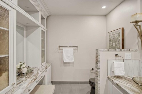 240 Varsity Estates Terrace Nw, Calgary, AB - Indoor Photo Showing Bathroom