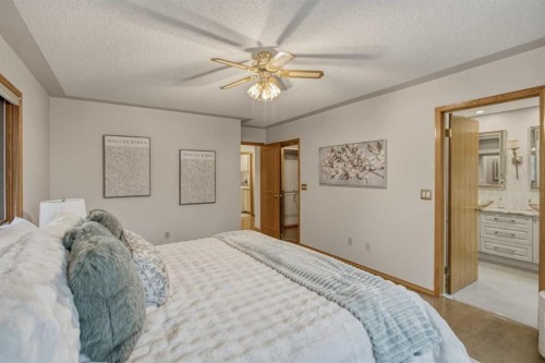 240 Varsity Estates Terrace Nw, Calgary, AB - Indoor Photo Showing Bedroom