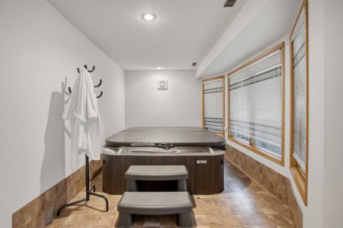 240 Varsity Estates Terrace Nw, Calgary, AB - Indoor Photo Showing Other Room