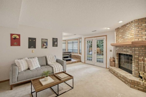 240 Varsity Estates Terrace Nw, Calgary, AB - Indoor Photo Showing Living Room With Fireplace