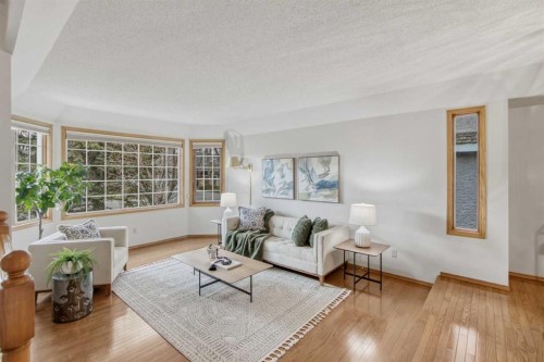 240 Varsity Estates Terrace Nw, Calgary, AB - Indoor Photo Showing Living Room