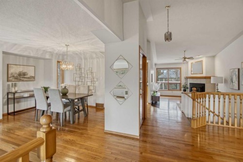 240 Varsity Estates Terrace Nw, Calgary, AB - Indoor Photo Showing Dining Room