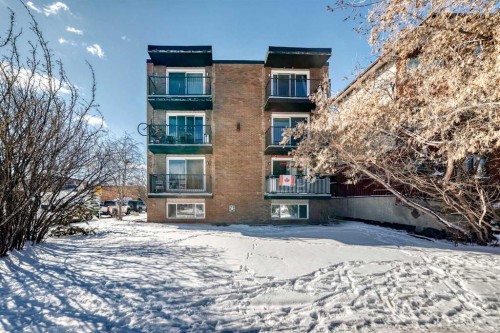 32-1703 11 Avenue SW Calgary, AB T3C 0N5