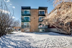 32-1703 11 Avenue SW Calgary, AB T3C 0N5