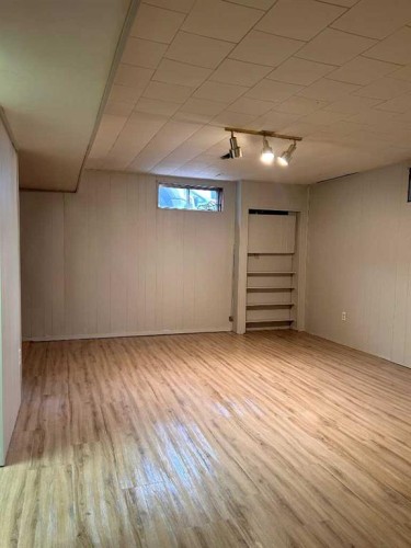 1614 3 Avenue, Wainwright, AB 