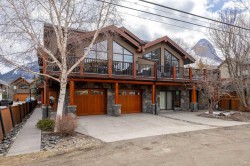 204-714 3rd Street Canmore, AB T1W 2J6