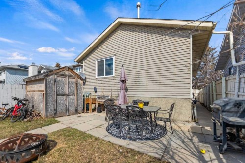 15 Erin Green Way Se, Calgary, AB - Outdoor With Exterior