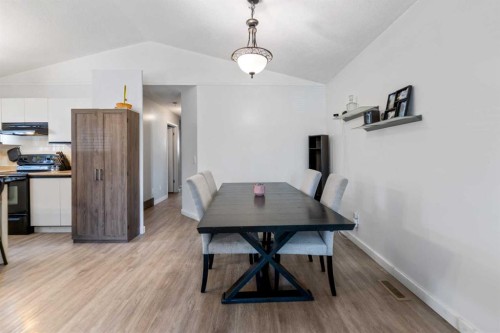 15 Erin Green Way Se, Calgary, AB - Indoor