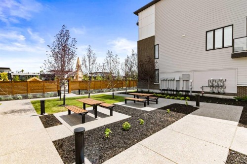 501-8155 8 Avenue Sw, Calgary, AB - Outdoor