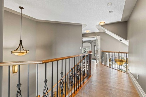 7 Royal Ridge Terrace Nw, Calgary, AB - Indoor Photo Showing Other Room