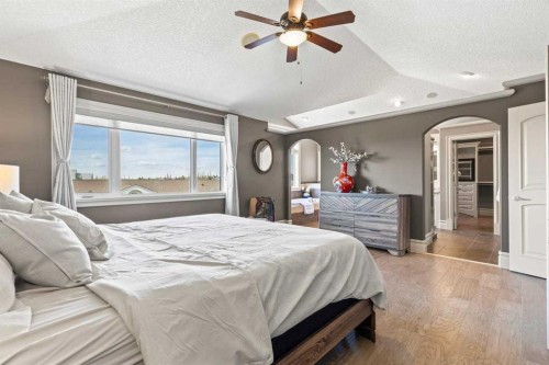 7 Royal Ridge Terrace Nw, Calgary, AB - Indoor Photo Showing Bedroom