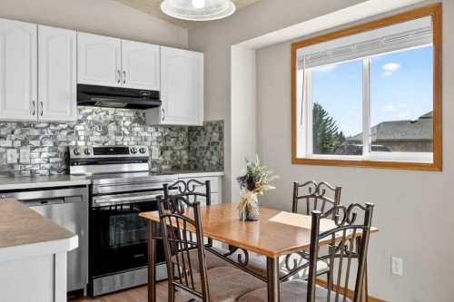 42 Strathford Close, Strathmore, AB - Indoor Photo Showing Dining Room
