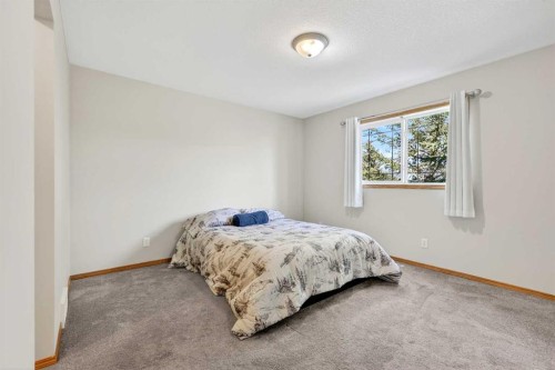 42 Strathford Close, Strathmore, AB - Indoor Photo Showing Bedroom