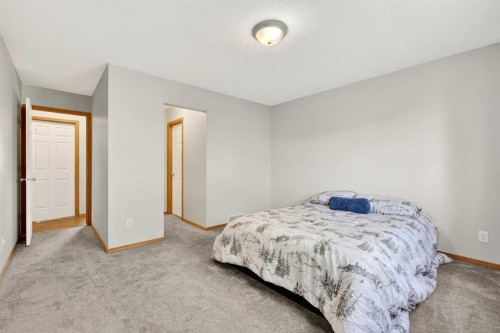42 Strathford Close, Strathmore, AB - Indoor Photo Showing Bedroom