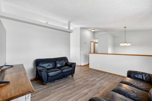 42 Strathford Close, Strathmore, AB - Indoor Photo Showing Living Room