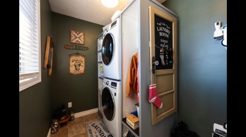 2 Irene Avenue, Island Lake, AB - Indoor Photo Showing Laundry Room