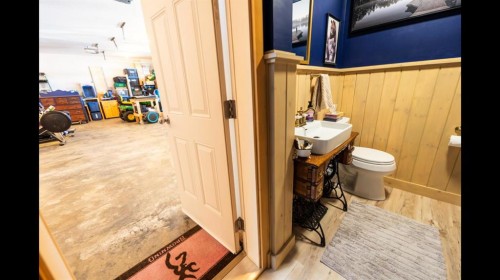 2 Irene Avenue, Island Lake, AB - Indoor Photo Showing Bathroom