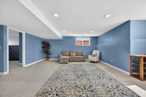 301 Mcleod Crescent, Diamond Valley, AB - Indoor