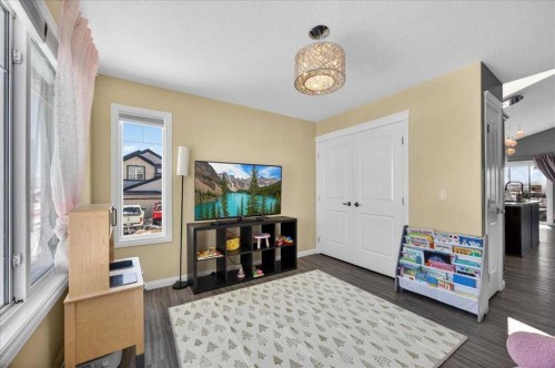 301 Mcleod Crescent, Diamond Valley, AB - Indoor